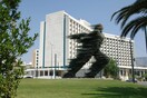 H TΕΜΕΣ αγόρασε το Hilton - Ανακοινώθηκε το deal για το ξενοδοχείο της Αθήνας και την εταιρία του Costa Navarino