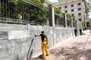 Η Αθήνα καθαρίζει από τα παράνομα γκράφιτι και τις μουτζούρες της
