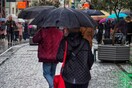 Καιρός: Χαμηλές θερμοκρασίες και βροχοπτώσεις