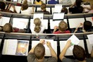 Καθηγήτρια πανεπιστημίου υποχρέωσε φοιτητές να γράψουν μια εργασία της κόρης της