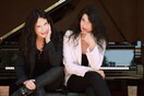 Katia & Marielle Labèque: Οι δίδυμες γαλλίδες που παίζουν ταυτόχρονα πιάνο
