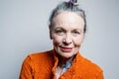 Laurie Anderson: «Μην είμαστε δέσμιοι του πανικού που σπέρνουν τα media»