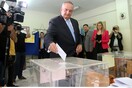 Εκλογές 2019: Ψήφισε ο Καραμανλής - Χειροκροτήθηκε αλλά δεν έκανε δηλώσεις