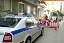 Πανικός στου Γουδή: Γυναίκα βρέθηκε νεκρή και τυλιγμένη με κουβέρτα στο πεζοδρόμιο