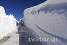 Απίστευτο το πόσο χιόνι έριξε στην Ευρυτανία - Σχεδόν 6 μέτρα στο Βελούχι