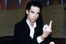 «Δεν είναι πολύ αργά ακόμα και για σένα»: O Nick Cave απαντά με επιστολή σε ομοφοβικό «οπαδό» του