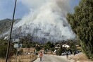 Μεγάλη φωτιά στο Λουτράκι: Εκκενώθηκαν το μοναστήρι του Αγίου Πατάπιου και το γηροκομείο