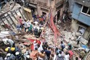 Κατάρρευση 4όροφου κτιρίου στην Ινδία - Δεκάδες εγκλωβισμένοι