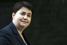 Βρετανία: Παραιτήθηκε η επικεφαλής των Τόρις στην Σκωτία