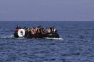 Γερμανικά ΜΜΕ: Παράλογο το πλωτό φράγμα για πρόσφυγες στο Αιγαίο, θυμίζει το τείχος Τραμπ