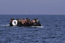 Γερμανικά ΜΜΕ: Παράλογο το πλωτό φράγμα για πρόσφυγες στο Αιγαίο, θυμίζει το τείχος Τραμπ