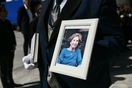 «Τελευταίο αντίο» στην Άλκη Ζέη - Πλήθος κόσμου στην κηδεία της