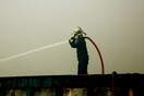 Τοξικό νέφος στην Κορινθία - Φωτιά σε «λόφους» πλαστικών σε κέντρο ανακύκλωσης