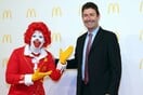 O CEO της McDonald's σύναψε ερωτική σχέση με υπάλληλο και τον απέλυσαν