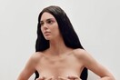 Η topless φωτογράφιση της Κένταλ Τζένερ: Γυναίκα «τρόπαιο» δια χειρός Κατελάν