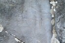 Παγγαίο: Άγνωστοι κατέστρεψαν με συρματόβουρτσα βραχογραφίες 3.000 ετών