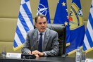 Στο νοσοκομείο μετά από τσίμπημα μέλισσας ο υπουργός Εθνικής Άμυνας