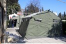 Κορωνοϊός: Στρατιωτικές σκηνές έξω από νοσοκομείο της Θεσσαλονίκης - Για «ύποπτα» κρούσματα