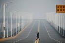 Πώς ζουν οι κάτοικοι της Γουχάν στην Κίνα με τον κοροναϊό;