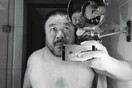 Ο Ai Weiwei μιλά στη LIFO: «Ο ΠΟΥ και η Κίνα διέπραξαν έγκλημα»