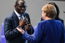 Ο μοναδικός μαύρος Γερμανός βουλευτής πιστεύει ότι πρέπει να τελειώνουμε με τον όρο «φυλή»