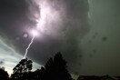 Η «καταιγίδα της δεκαετίας» στην Αυστραλία: «Απομακρυνθείτε από τα παράθυρα»