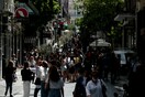 Αισιοδοξία και διστακτικότητα: Εικόνες από την πρώτη μέρα επαναλειτουργίας των καταστημάτων