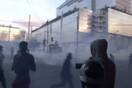 Παρίσι: Επεισόδια σε διαδήλωση κατά της αστυνομικής βίας- Φωτιές, χημικά και πλαστικές σφαίρες
