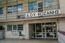 Επίθεση με τσεκούρι στην ΔΟΥ Κοζάνης: Κρίσιμη η κατάσταση των δύο εφοριακών