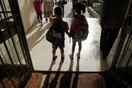 Διαμάχη για τις μάσκες στα σχολεία: «Δείτε τα παιδιά στα νοσοκομεία» - Αντιδράσεις από γονείς για τη χρήση