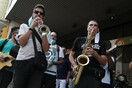 Διαμαρτυρία καλλιτεχνών στο κέντρο της Αθήνας- Κατά των νέων μέτρων για τις πολιτιστικές εκδηλώσεις