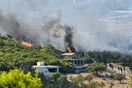 Φωτιά στα Καλύβια: Μήνυμα εκκένωσης από το 112