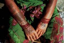 Μια αρχαία παράδοση θέλει τις γυναίκες Θαρού να είναι καλυμμένες με τατουάζ