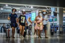 Θεοχάρης: «Μόλις 400 κρούσματα σε 1,3 εκατ. τουρίστες που ήρθαν στην Ελλάδα τον Ιούλιο»