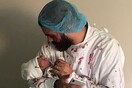 Μωρό γεννήθηκε την στιγμή της έκρηξης στη Βηρυτό - Η συγκλονιστική εικόνα του πατέρα με τον γιο του