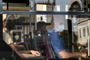 Γώγος: Υπό εξέταση μάσκες παντού και ηλικιακοί περιορισμοί