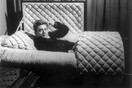 O James Dean μέσα σε ένα φέρετρο 