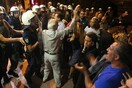 Ελλάδα του 2012: Οι φασίστες χτυπούν και οι αστυνόμοι κοιτούν