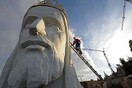 Αγάλματα του Ιησού σε πραγματικά "θεϊκά" μεγέθη !!!
