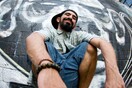 Ο 12ος Πίθηκος και η ποίηση των δρόμων