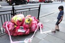 Σωροί από σκουπίδια στο Λονδίνο μεταμορφώνονται σε έργα τέχνης.