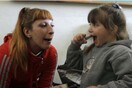 Πώς είναι να μεγαλώνεις ένα παιδί μέσα στη φυλακή..