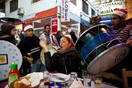 Παραμονή Χριστουγέννων στη Στοά Μοδιάνο. Στέλιος Καρασταμάτης.