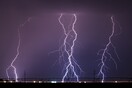 Κυνηγός των καταιγίδων: Εντυπωσιακοί κεραυνοί απο διάφορα σημεία του πλανήτη