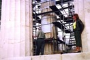 Ο τυφλός Bob επισκέπτεται τον Παρθενώνα
