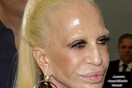 To πρόσωπο της Donatella Versace γίνεται (και πάλι) πρωτοσέλιδο στα tabloids