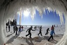 Η μεγαλύτερη λίμνη του κόσμου πάγωσε