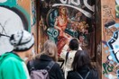 Αυτή η ομάδα συντηρεί τα έργα της street art της Αθήνας