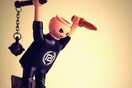 Plasticobilism: Σάτιρα και κοινωνική κριτική με Playmobil 