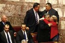 Να γιατί έλεγαν "παρών" και όχι "παρούσα" οι βουλευτίνες